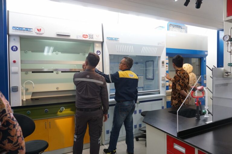Fume Hood - Robust - Lemari Asam